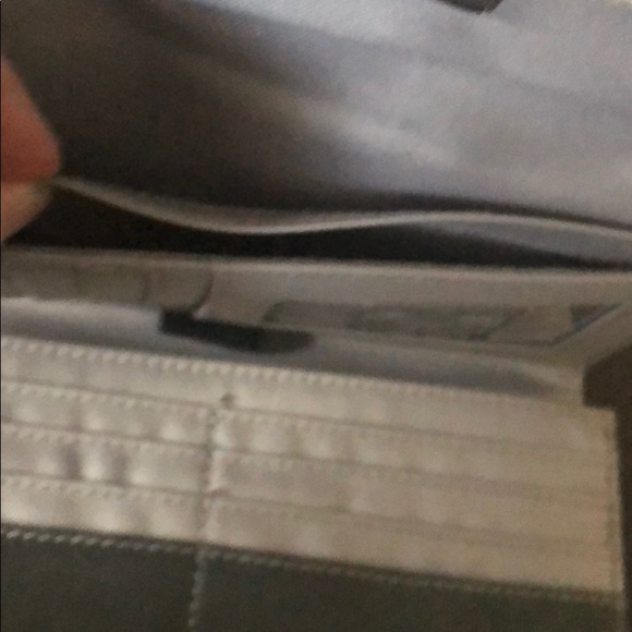 Liz Clairborne wallet - Picture 4 of 6